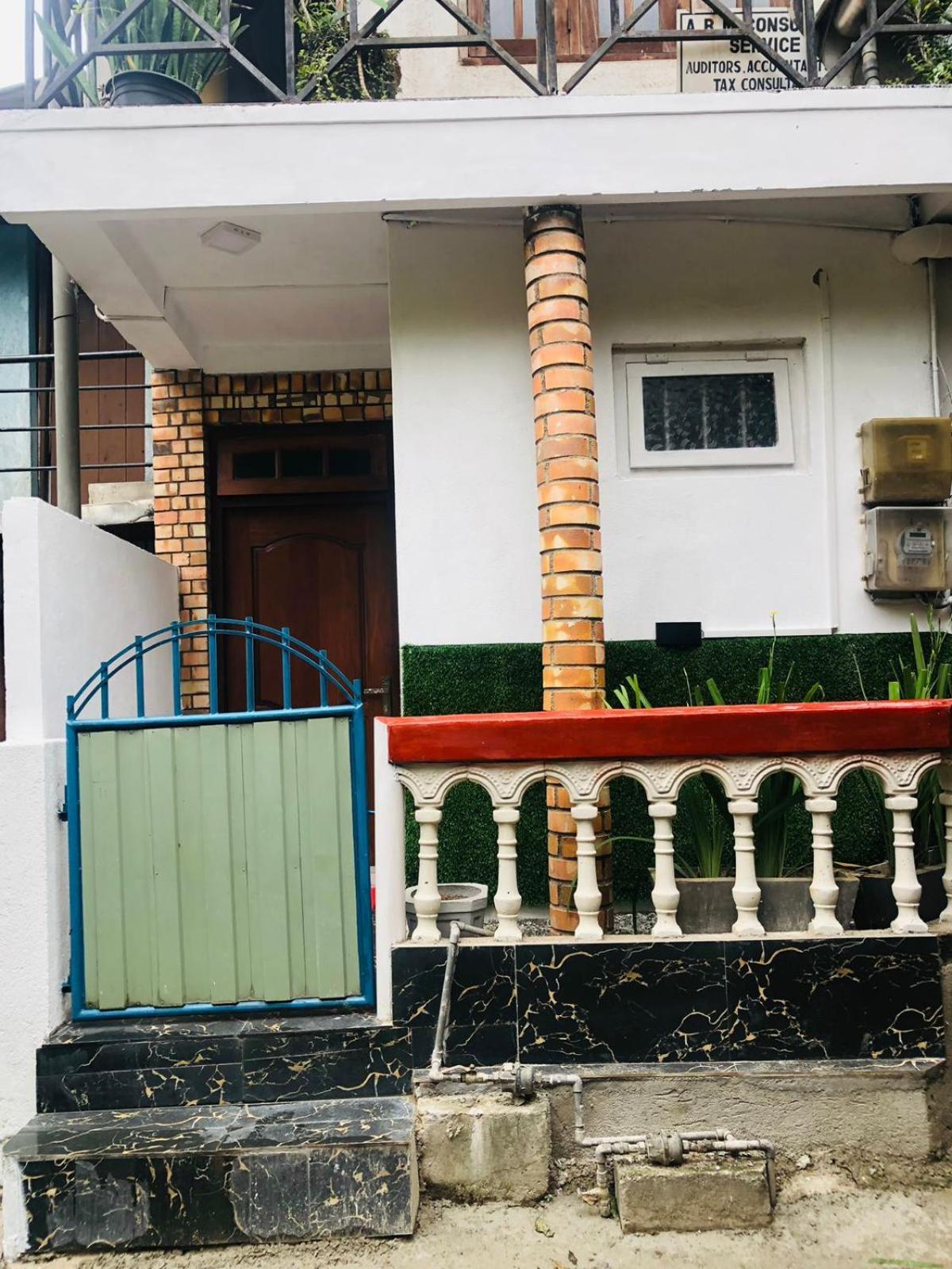Kandy Railway Inn Exterior photo